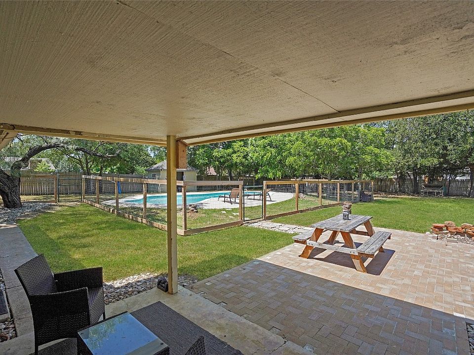 1st image of 205 Willowood Dr