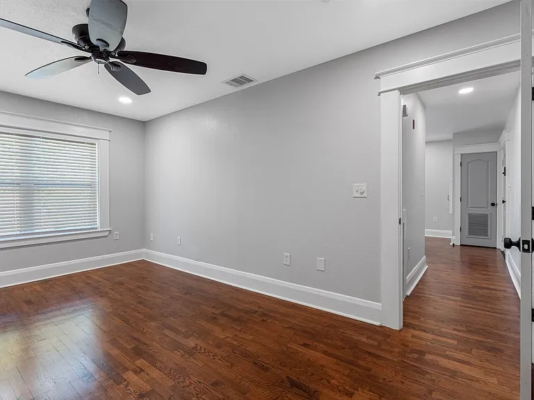 306 E Selma Ave #102 — Photo 30