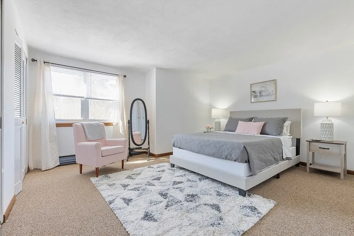 2 bed, 1.0 bath, 890 sqft, $2,500 — Photo 2