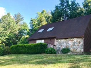 16 Justus View Dr, Hendersonville, NC 28739