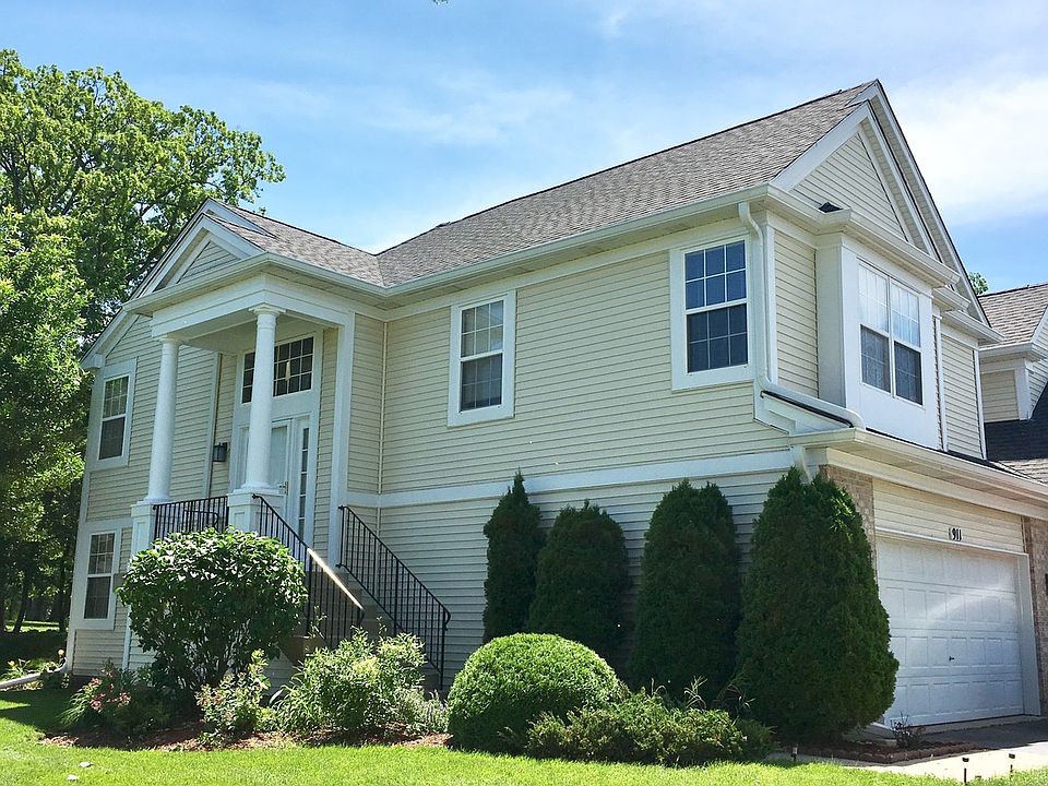 1st image of 911 Ainsley Dr