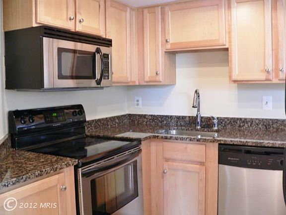 4th image of 1001 N Randolph St APT 904