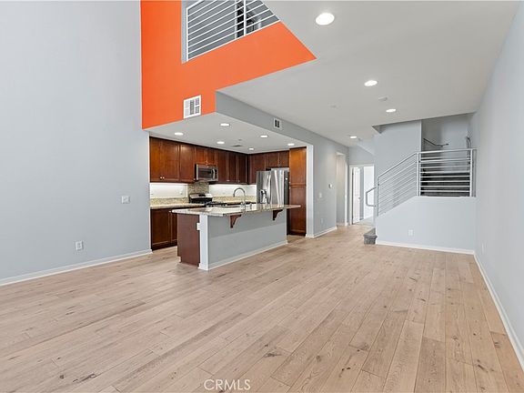 4th image of 543 Rockefeller