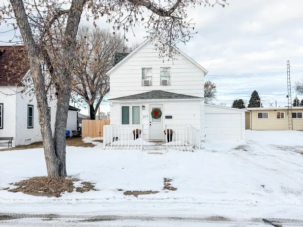 217 N Jackson St, Plentywood, MT 59254
