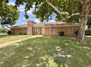 403 Lotus St, Lake Jackson, TX 77566