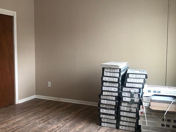 4th image of 4 Baldwin Ave Floor 1
