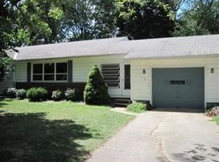 908 Lakewood Beach Dr, Sheffield Lake, OH 44054