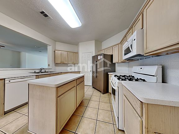 3rd image of 3805 Sage Dr