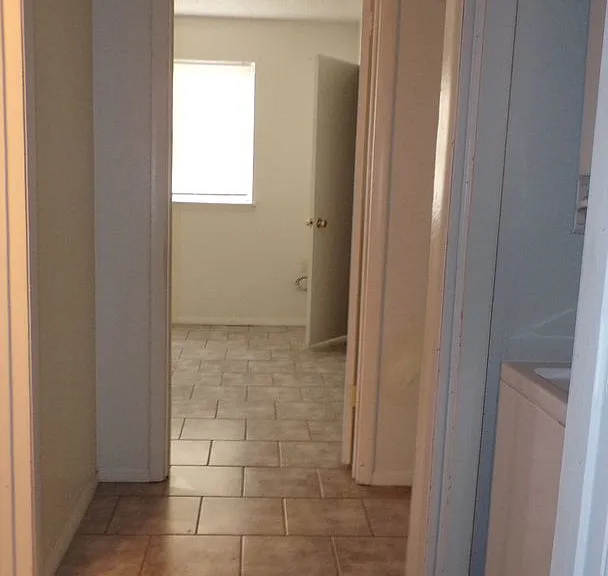 7916 NW Crossland Cir — Photo 14