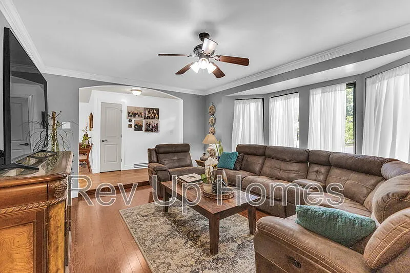 2 bed, 2.0 bath, 1350 sqft, $1,750 — Photo 4