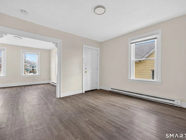 27 Beacon St #3 — Photo 7