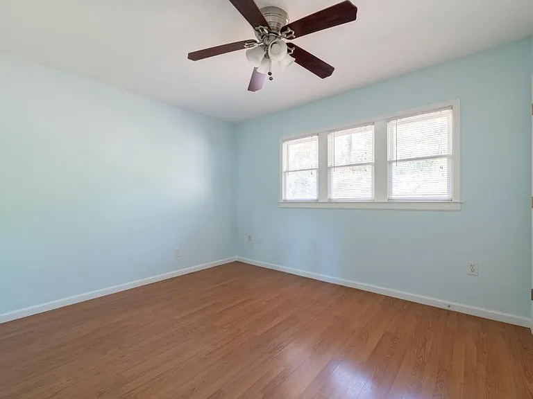 342 Mathews Ave NE #A — Photo 12