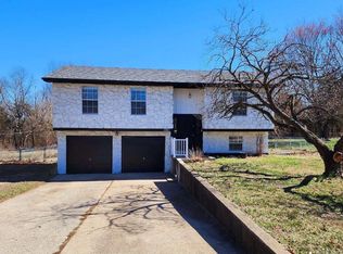 1124 Vicksburg Dr, Festus, MO 63028