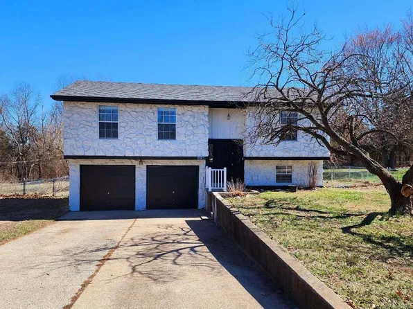 1124 Vicksburg Dr, Festus, MO 63028