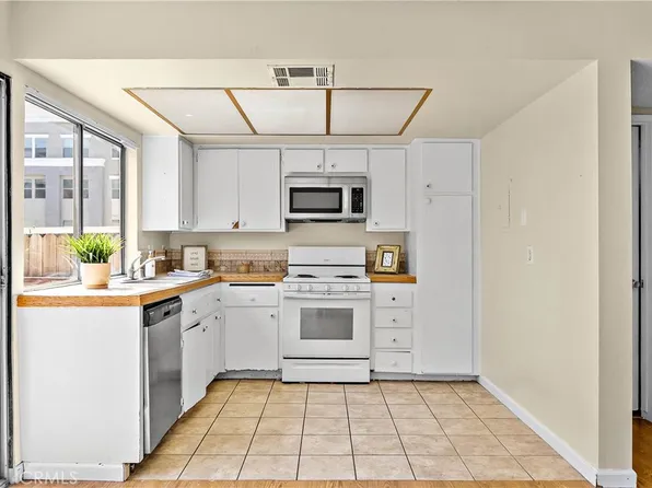 1386 3rd St, Duarte, CA 91010