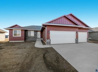 605 N Anthem Dr, Sioux Falls, SD 57110