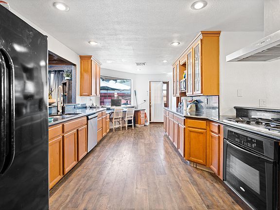 4th image of 1233 S Spruce Street