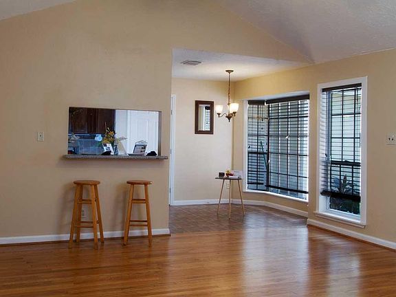 4th image of 13514 Woodchester Dr
