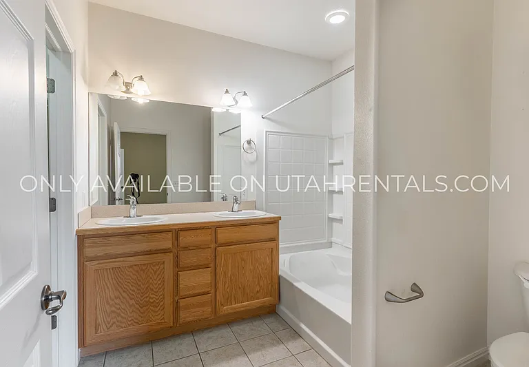 1508 W 110 N — Photo 11