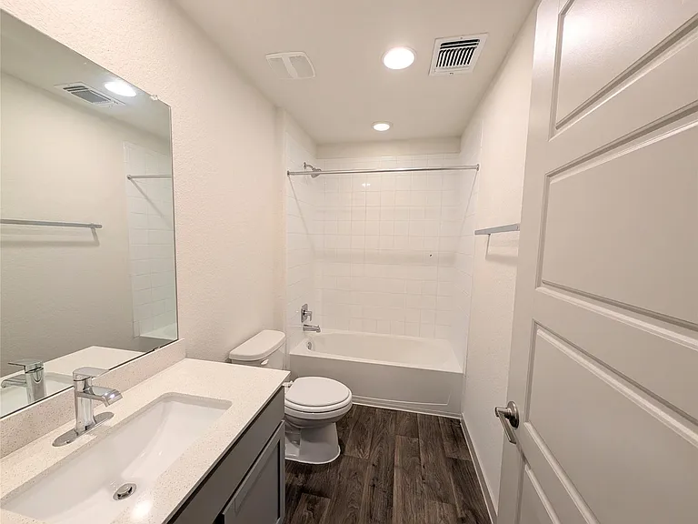 3704 Beechmont Dr — Photo 15