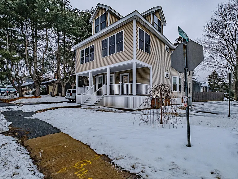 813 Brighton Ave #1 — Photo 2