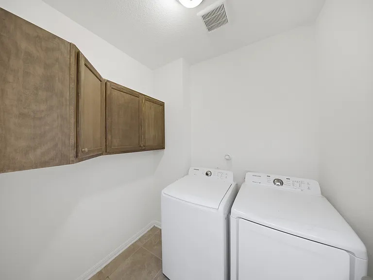8707 Straight Oaks — Photo 8