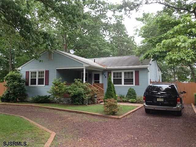 1st image of 458 Redwood Ave