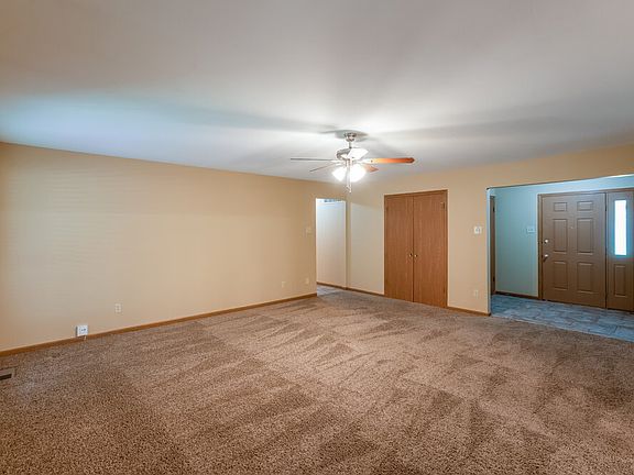 3rd image of 4131 Les Cherbourg Ln