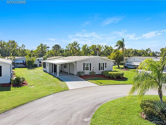 3rd image of 3785 Honeysuckle Ct