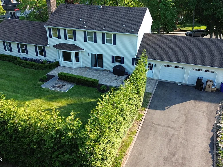 220 Branch Ave — Photo 59
