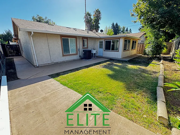 2617 Millcreek Dr — Photo 3