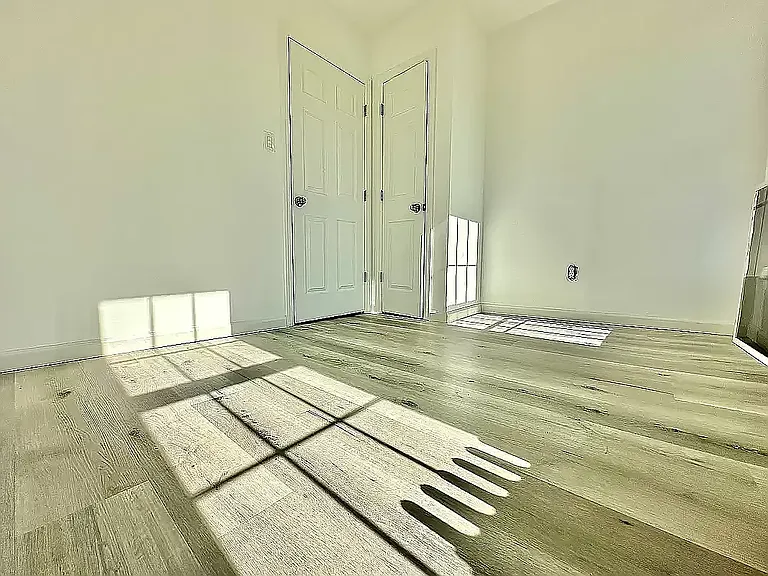 161 Hart St #11 — Photo 8