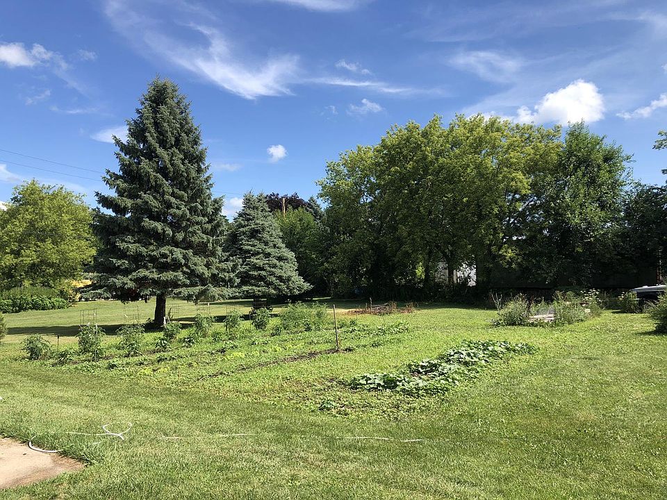 2nd image of 407 W Railroad Ave