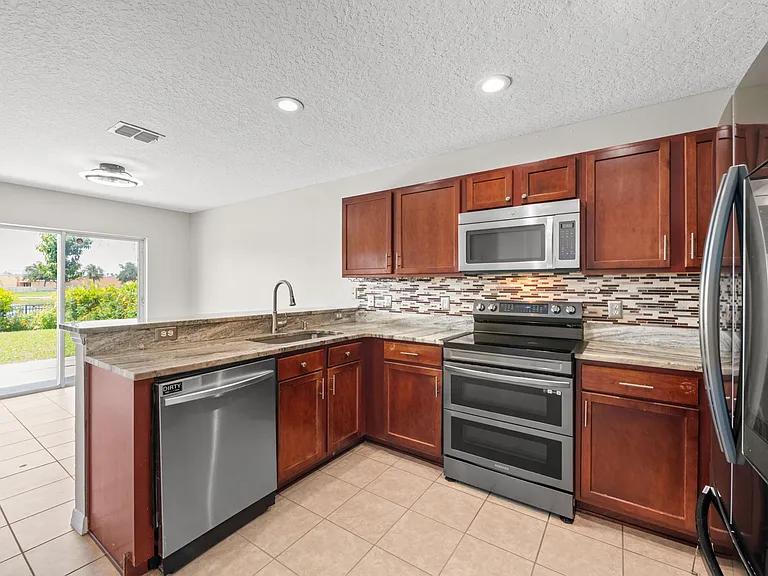 1752 Portcastle Cir — Photo 26