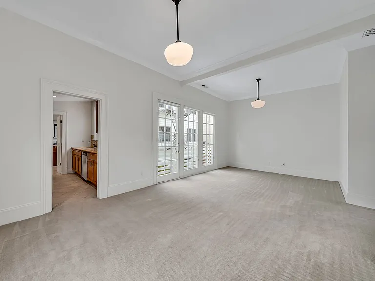 416 Austin St — Photo 15