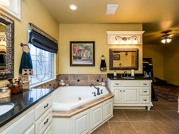 4th image of 15500 Coral Creek Ln