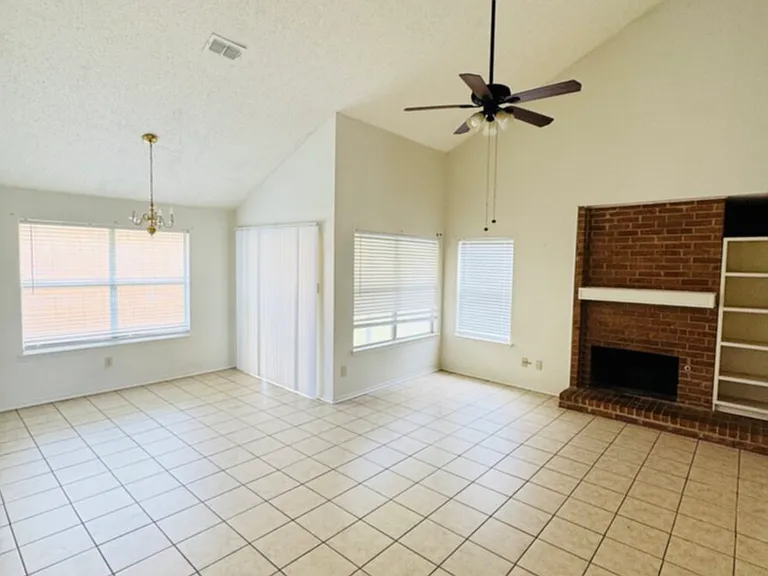 1506 Shalain Dr — Photo 3