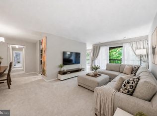 11252 Chestnut Grove Sq APT 248, Reston, VA 20190