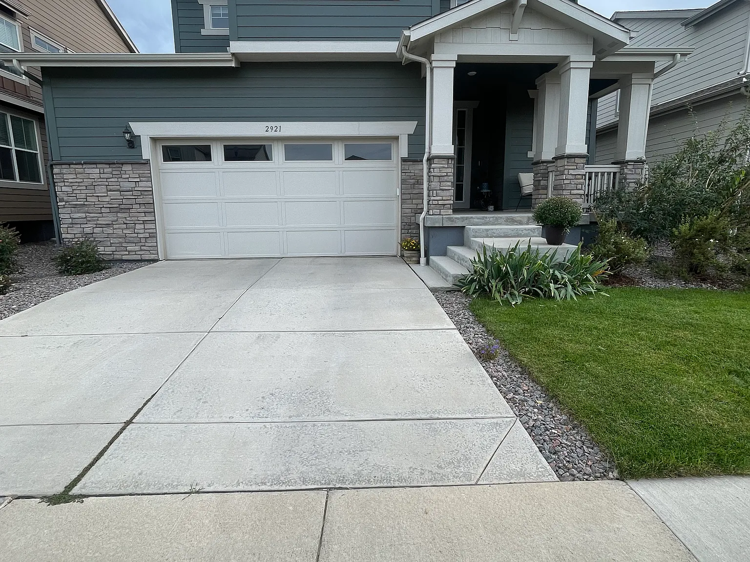 4 bed, 2.5 bath, 4975 sqft, $3,100 — Photo 1