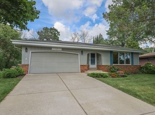 2632 Hanlon Dr, Mount Pleasant, WI 53405