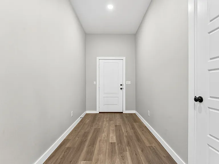 1606 N Dover Ave — Photo 3