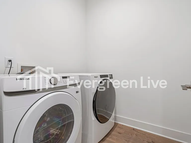 131 Leggo Ave — Photo 9