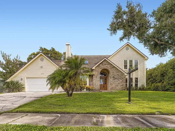 1675 Country Ln, Dunedin, FL 34698