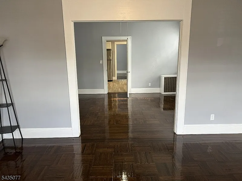 68 Wolf Pl — Photo 4