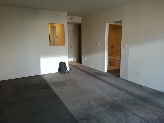 5th image of 1415 2nd Ave Unit 1705