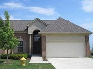 4541 Cresent Dr, Trenton, MI 48183