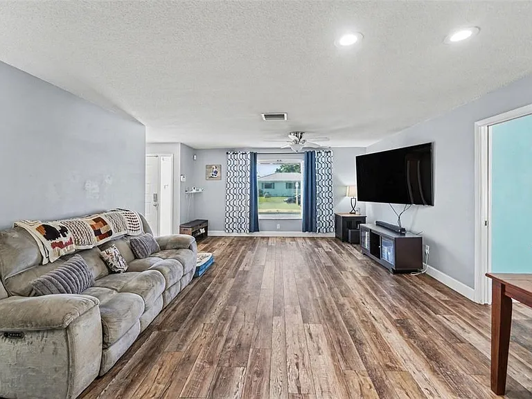 2561 Blackwood Cir — Photo 5
