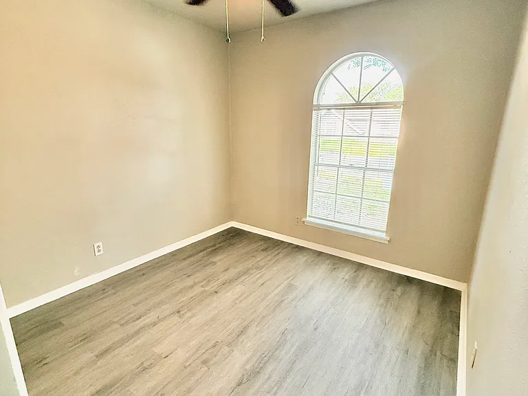 8535 Standing Rock St — Photo 17