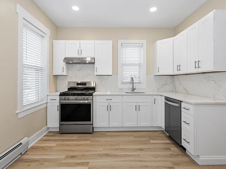 87 Paterson Ave #2 — Photo 5