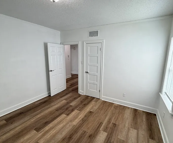 991 Terry Cir — Photo 14